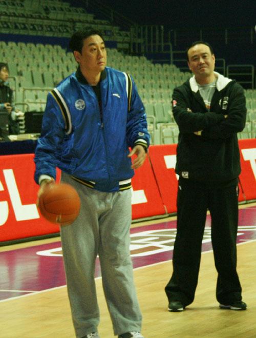 2002年亚运会之前,王非的父亲就已经病入膏肓,但在国家篮球事业面前