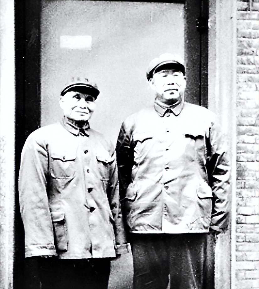 黄济人的父亲叫做黄剑夫,不仅是国民党第16军少将副军长兼109师师长