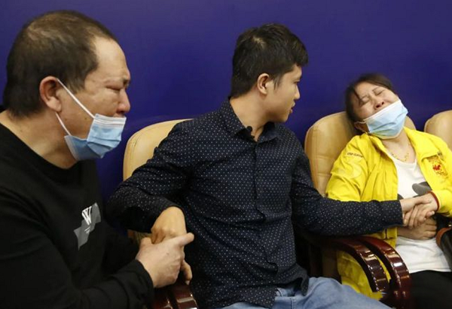 纪实儿子被诱拐父母苦寻19年人贩子被捕后儿子却为其求情