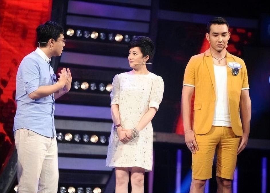 回顾被撒贝宁苦恋20年41岁依旧选择单身小婉君金铭在追求什么