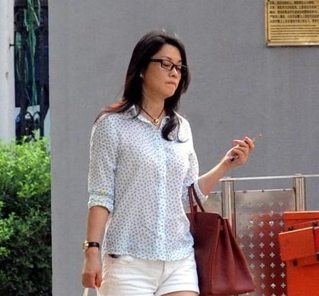 毛阿敏愧对哭瞎的父亲难舍离世的丈夫今儿女是我活着的动力