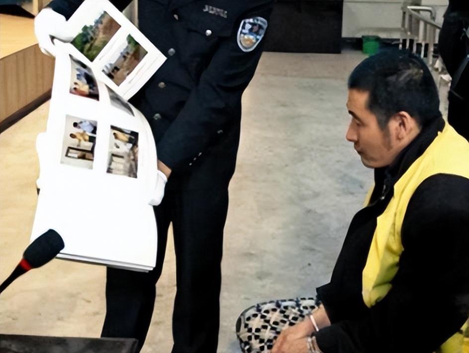 他告诉警方,自己和何明明是在一家餐馆认识的,他是厨师,而何明明是