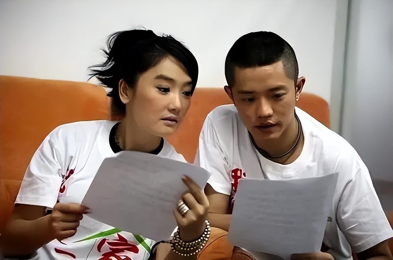 在这期间,也有不少的歌手和组合如昙花一现,但没有一个能红的这么长久