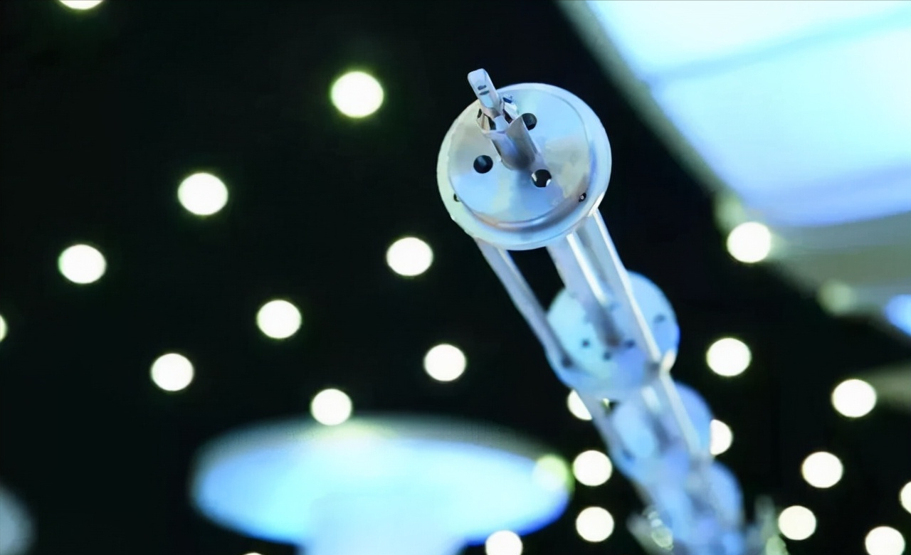 那么张有昌和他的工友是怎么如此轻易的就能进入放射源的存放地,甚至