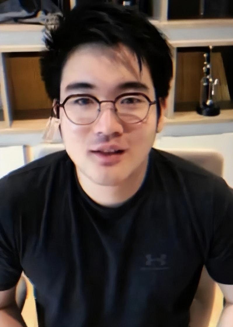 李在镕女儿纽约出生19岁转学芝加哥大学在高通实习比哥哥强