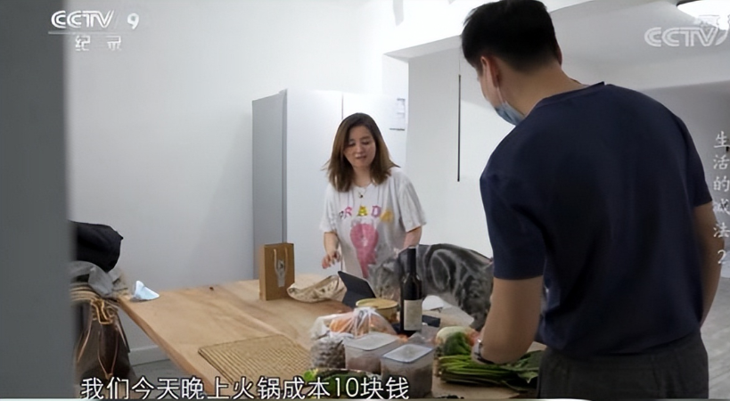 回顾极简女孩火上央视每月只花300元如今做法却让人意外