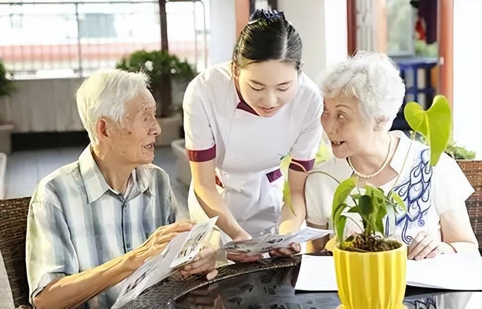 回顾养老院里的潜规则 吃绝户和翻床率