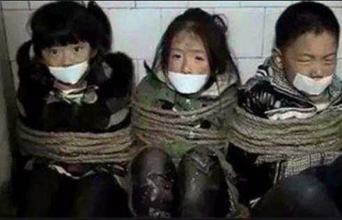 回顾6旬老妇2年内拐卖46个幼童被捕判刑前说的话人人喊打