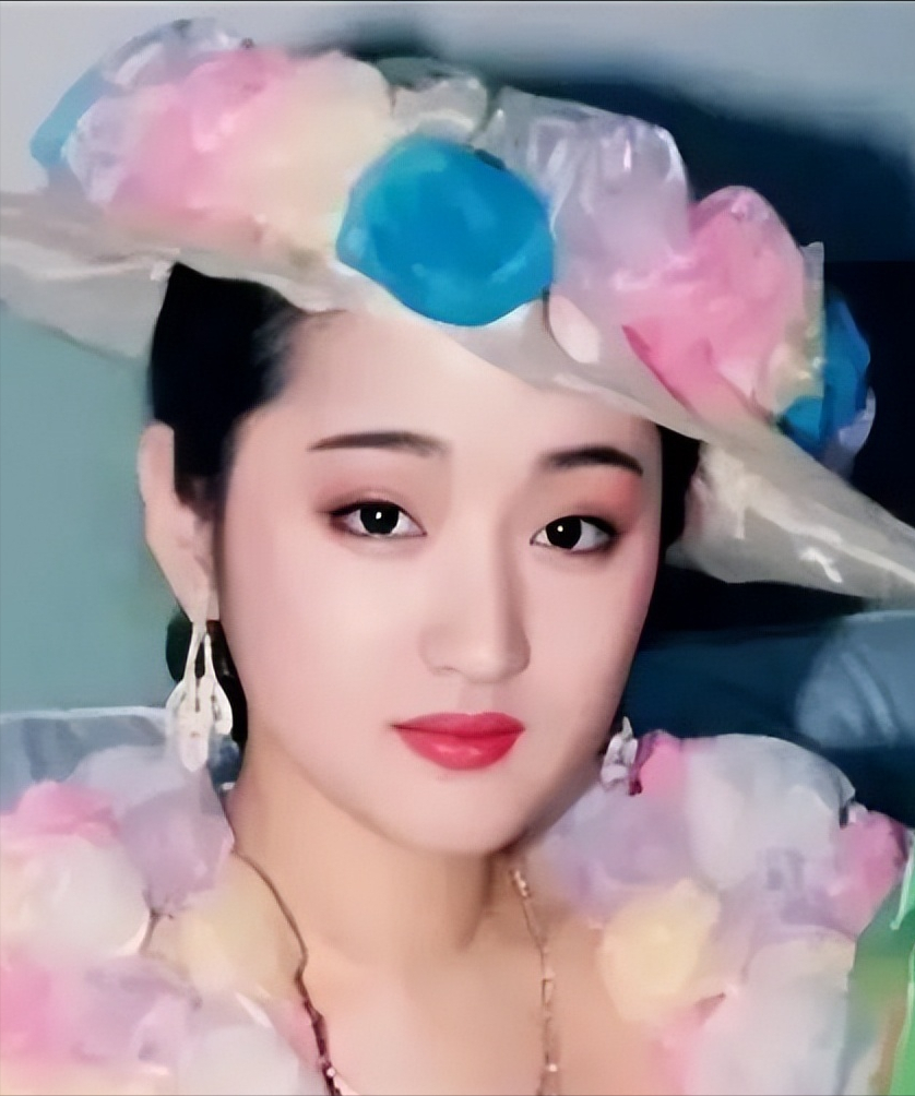 回顾杨钰莹巅峰期爱上赖文峰却葬送十年事业51岁不婚仍单身