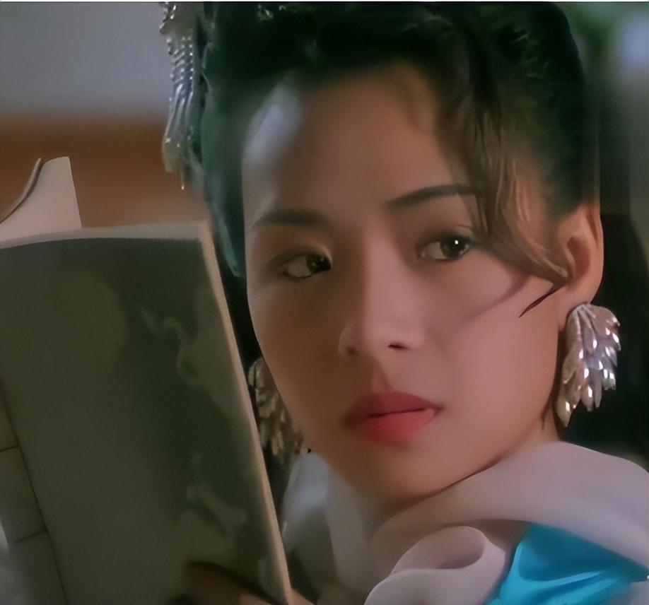 回顾叶子楣巅峰时为爱退圈和男友同居26年未婚55岁依然单身