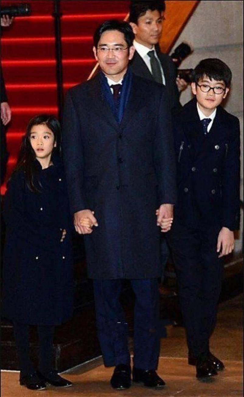 的运转,以及各种负面的发展现状,而是那烂泥一般扶不上墙的儿子李智昊