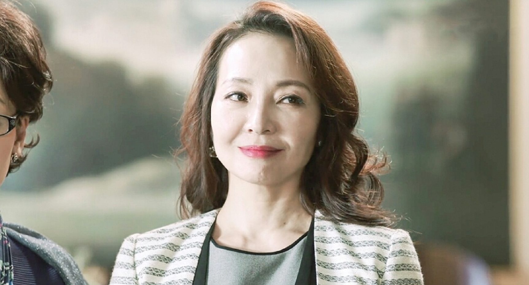 回顾马羚毕业于清华是演员又是设计师为了孩子始终单身一人