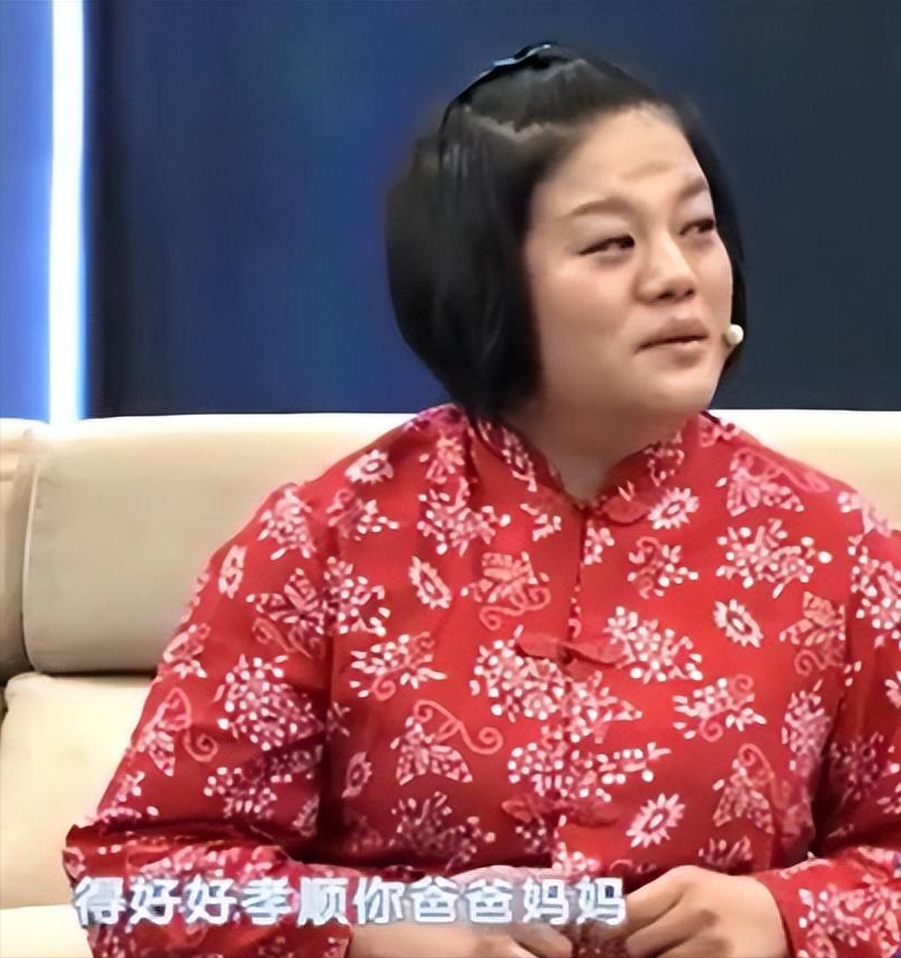 回顾山楂妹残疾被遗弃养父母借债将她养大走红后父母来认亲
