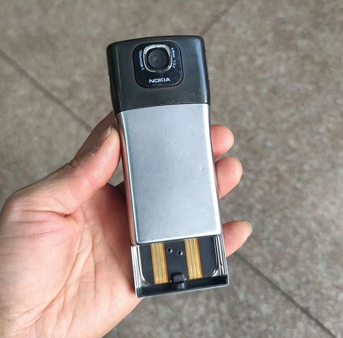 翻出2005年的诺基亚n91手机,内放mp3音质依旧无敌!