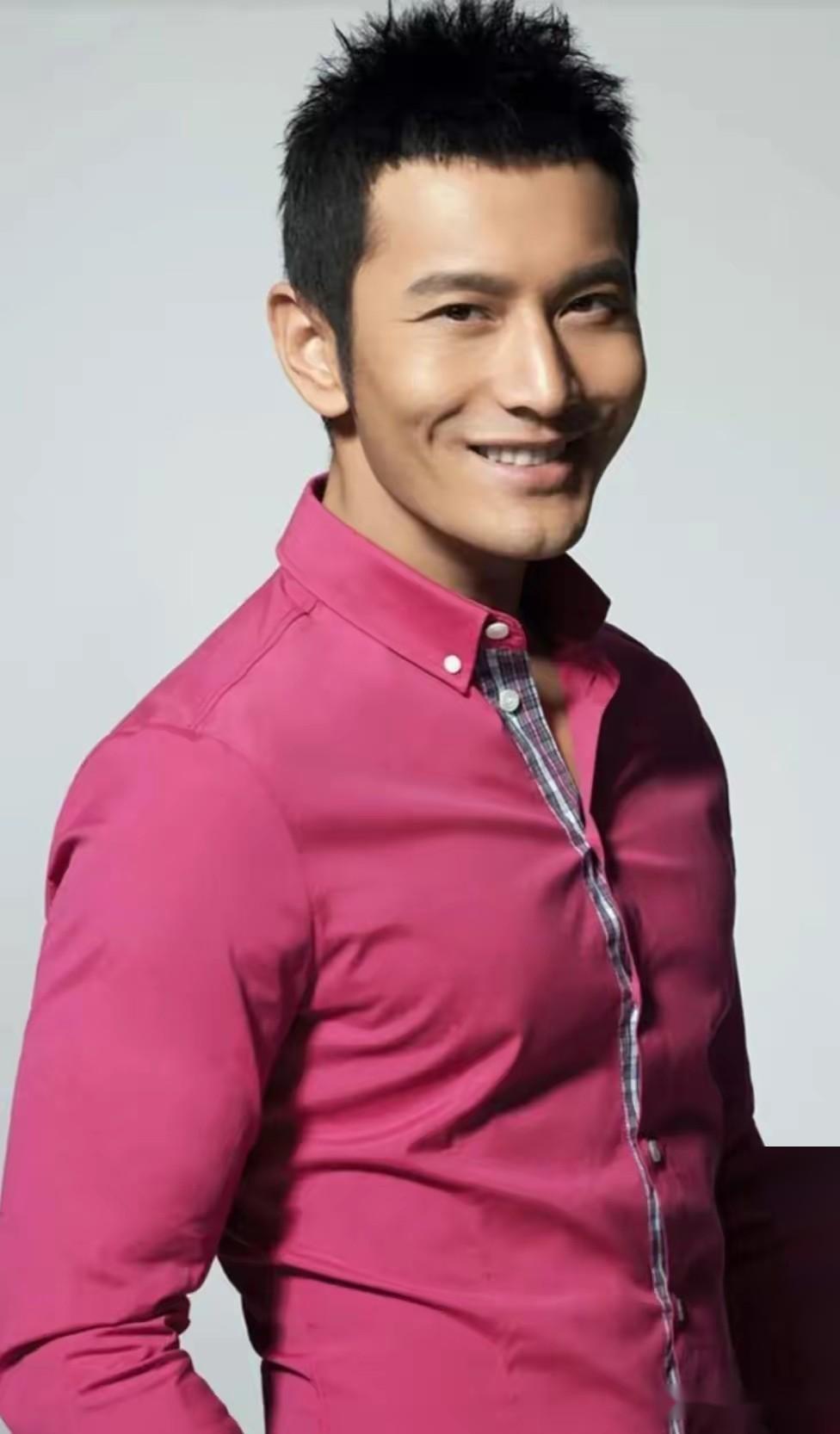 靳东与黄晓明胡歌等大咖的合照揭示了谁是真正的顶级美男