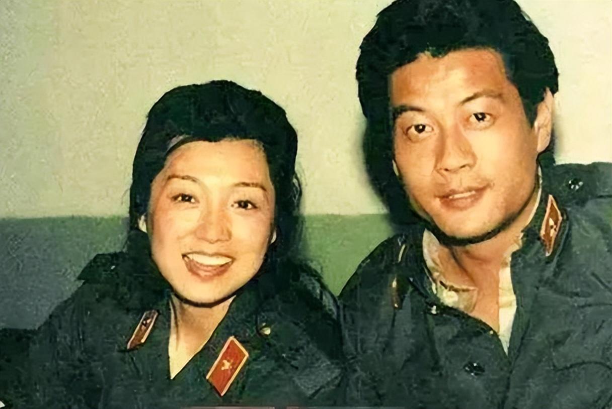 回顾巫刚和前妻结婚15年无儿女离婚后与不婚不育的陈瑾牵扯不清