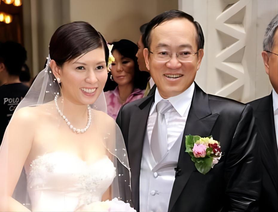 回顾罗慧娟周星驰的一生所爱33岁意外失聪仅45岁因癌症离世