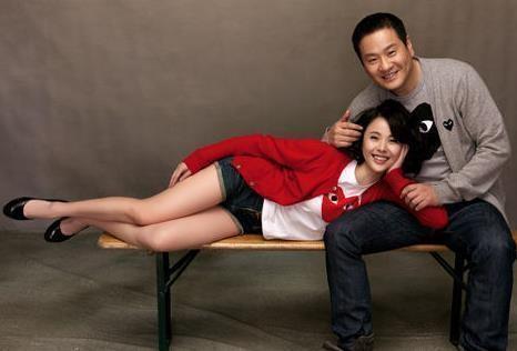 回顾成名后净身出户也要娶杨若兮今前妻爆红连奕名后悔了吗