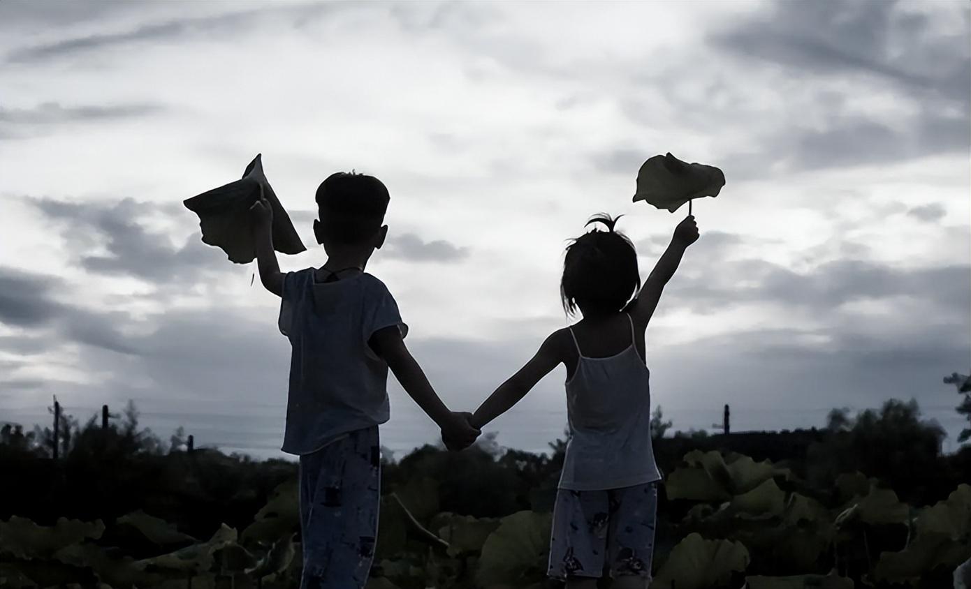 2017年天津90后女生怀上三胞胎孩子出生后全家心情却五味杂陈