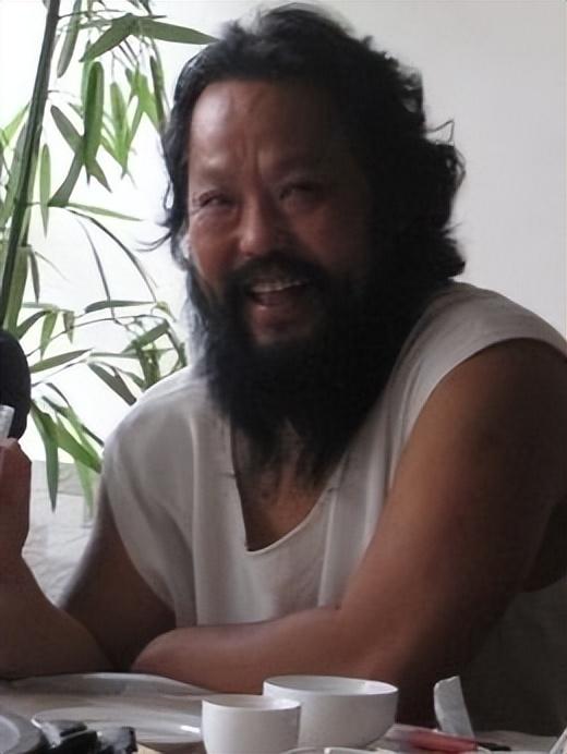 在无数的竞争者中,王文升脱颖而出成为了霹雳火秦明的扮演者.