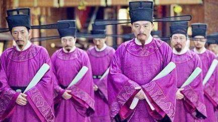 清朝官员上朝时,为何不吃早饭,而是要含一片人参?