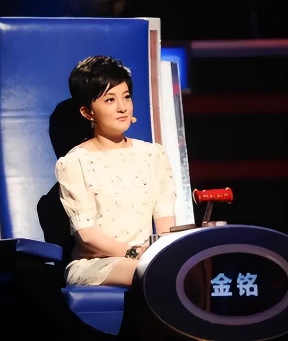 回顾被撒贝宁苦恋20年41岁依旧选择单身小婉君金铭在追求什么