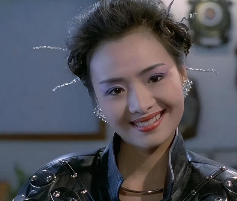 回顾叶子楣巅峰时为爱退圈和男友同居26年未婚55岁依然单身