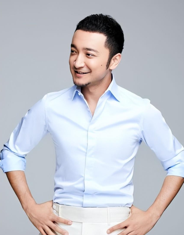 回顾新疆女孩帕夏古丽嫁央视主持人尼格买提无儿女愁坏公婆