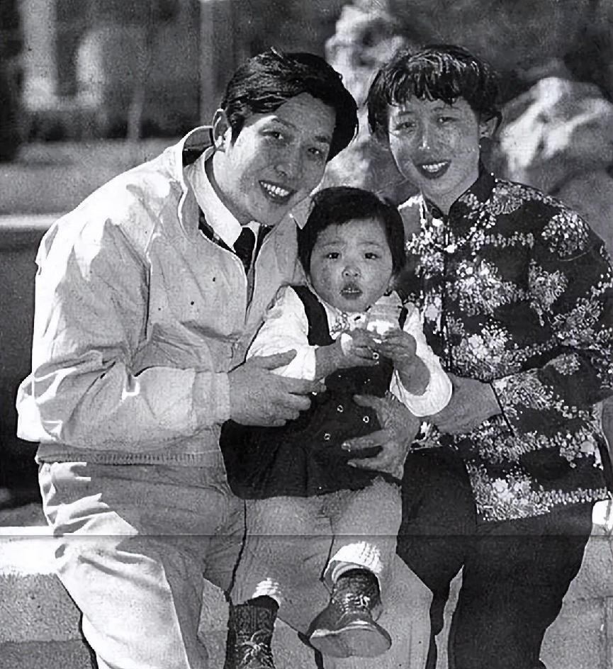 唐国强现状国内淘金妻儿在国外花为残疾儿子的婚恋担心