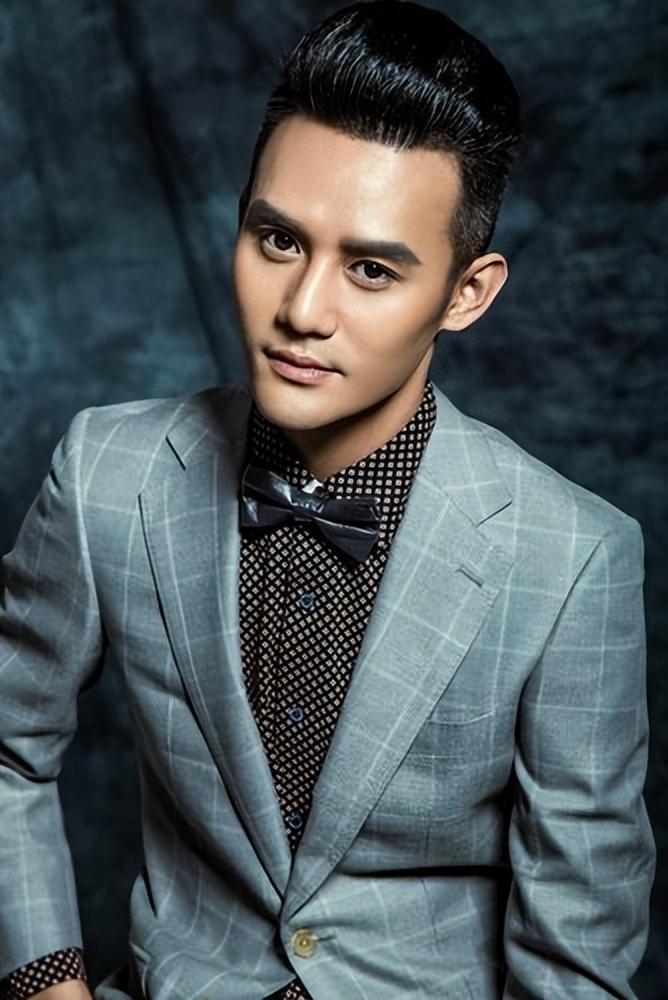 回顾王凯父亲肺癌离世后他查出肺部阴影红不红已不重要