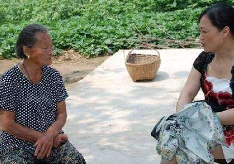 纪实陈秀英近亲结婚生3个猴娃为照顾他们50年没出村