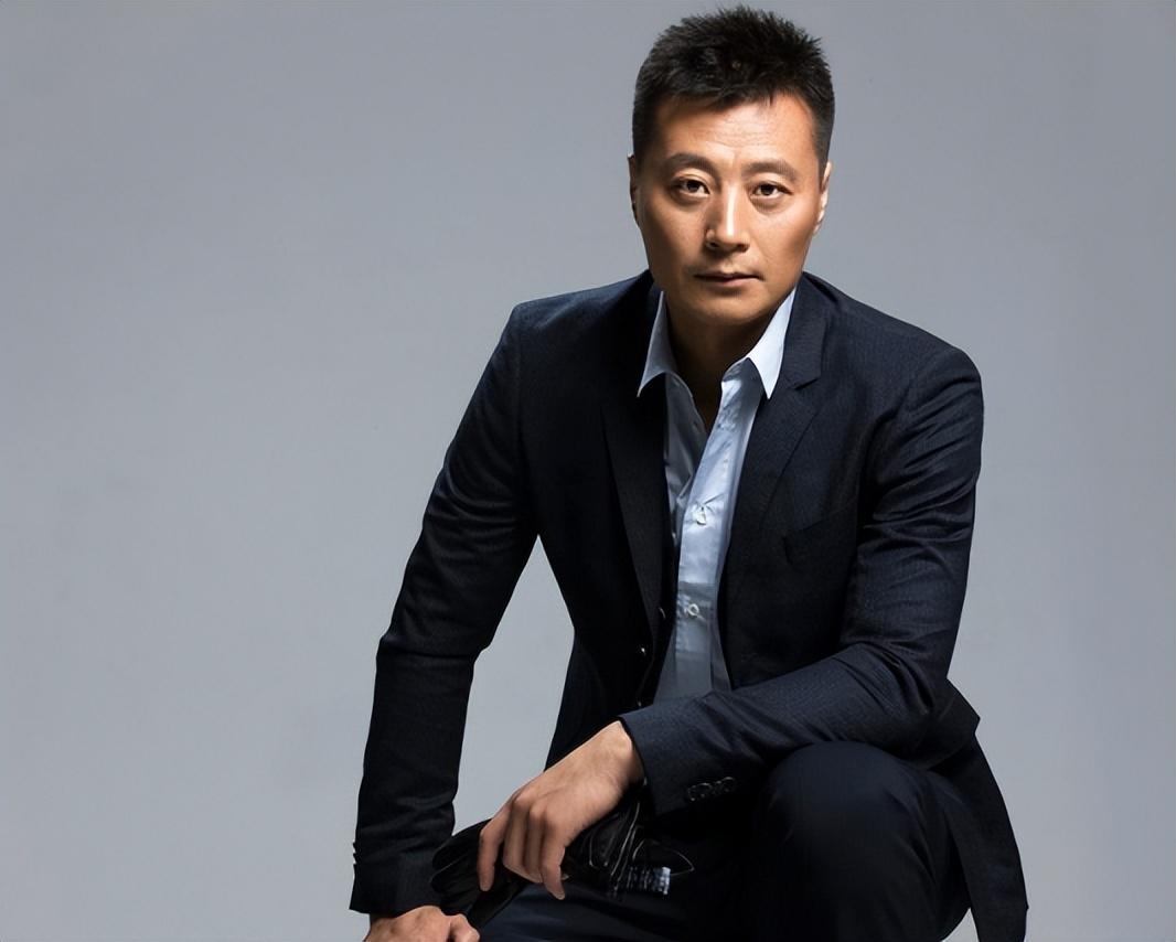 回顾演员任程伟成名后承诺不抛弃糟糠妻子如今是否真的做到了