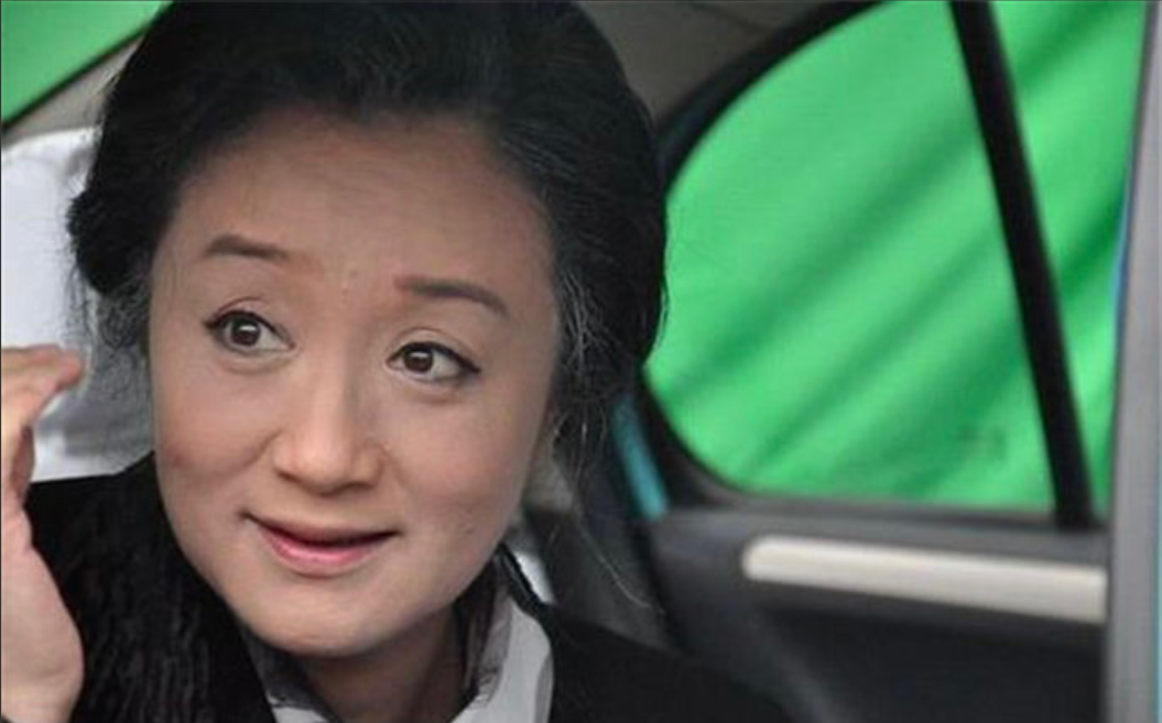 "好个呀",杨昆每次说上海话的时候,让人有一种身临在上海当地弄堂里的