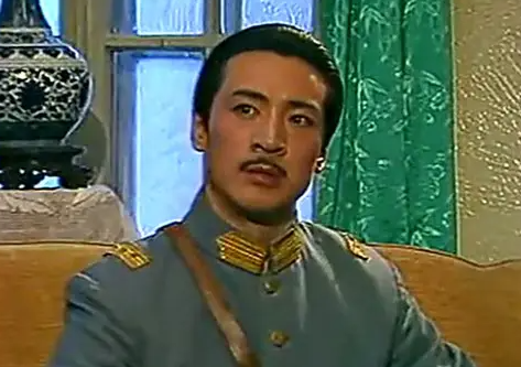 回顾寇振海三婚娶小21岁娇妻54岁喜当爹如今68岁仍不敢老去