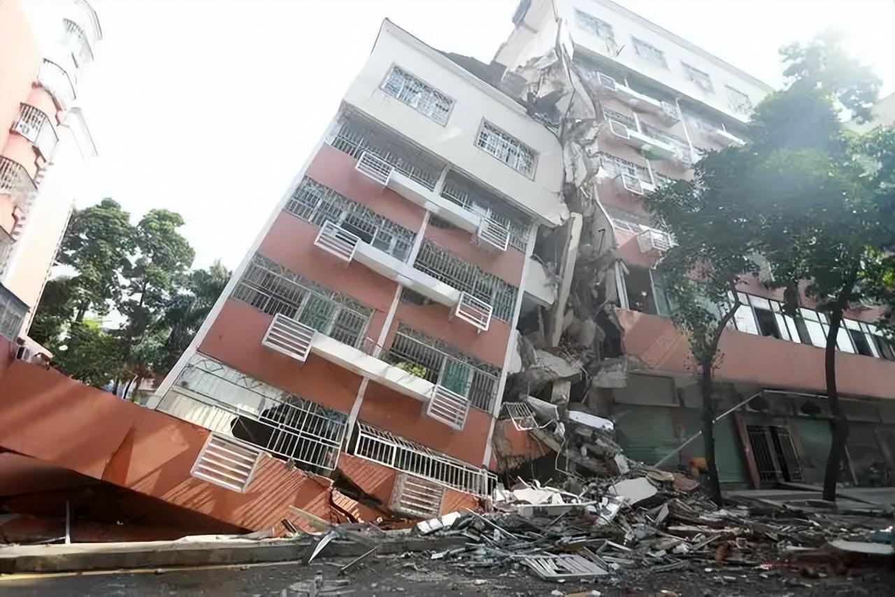 回顾汶川地震幸存的一辆神车只因车牌太特殊被纪念馆收藏