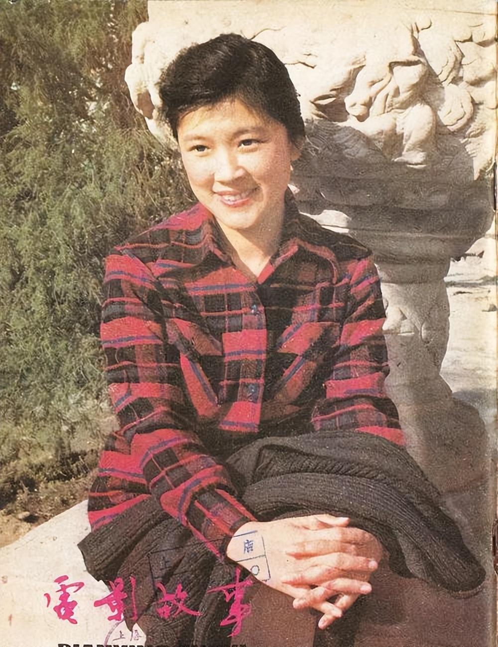 回顾宋春丽:为事业放弃生育,61岁终于当上母亲,弥补了遗憾