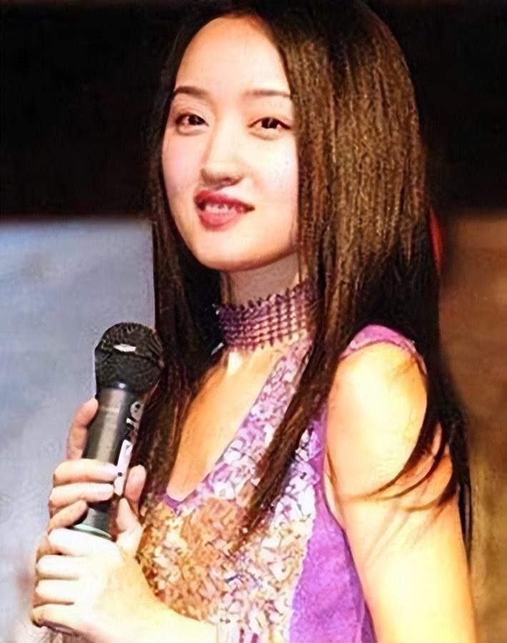 回顾杨钰莹与赖文峰分手25年他出狱后另娶佳人她51岁依旧单身