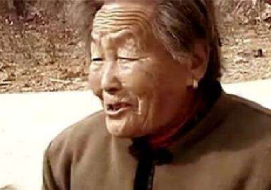 纪实陈秀英近亲结婚生3个猴娃为照顾他们50年没出村