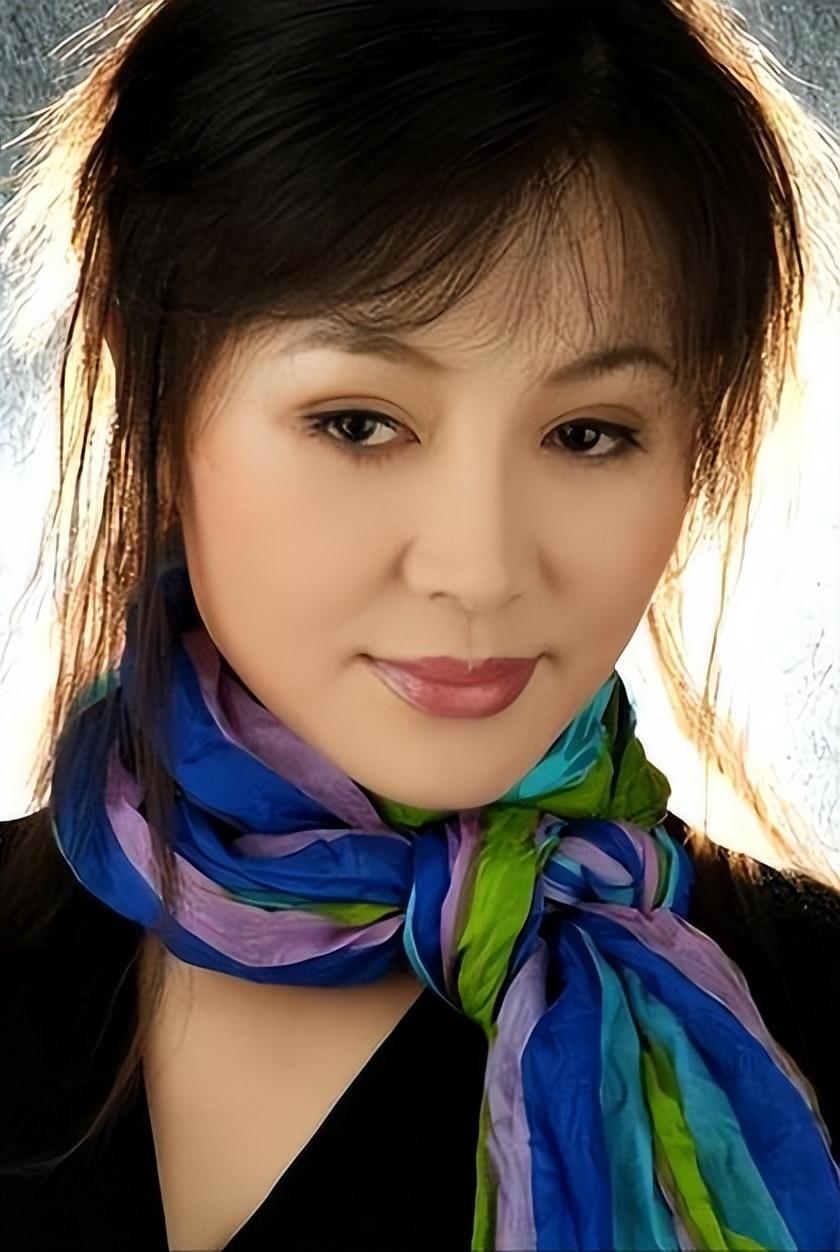 回顾于小慧被感情伤得遍体鳞伤不再相信爱情今52岁单身一人