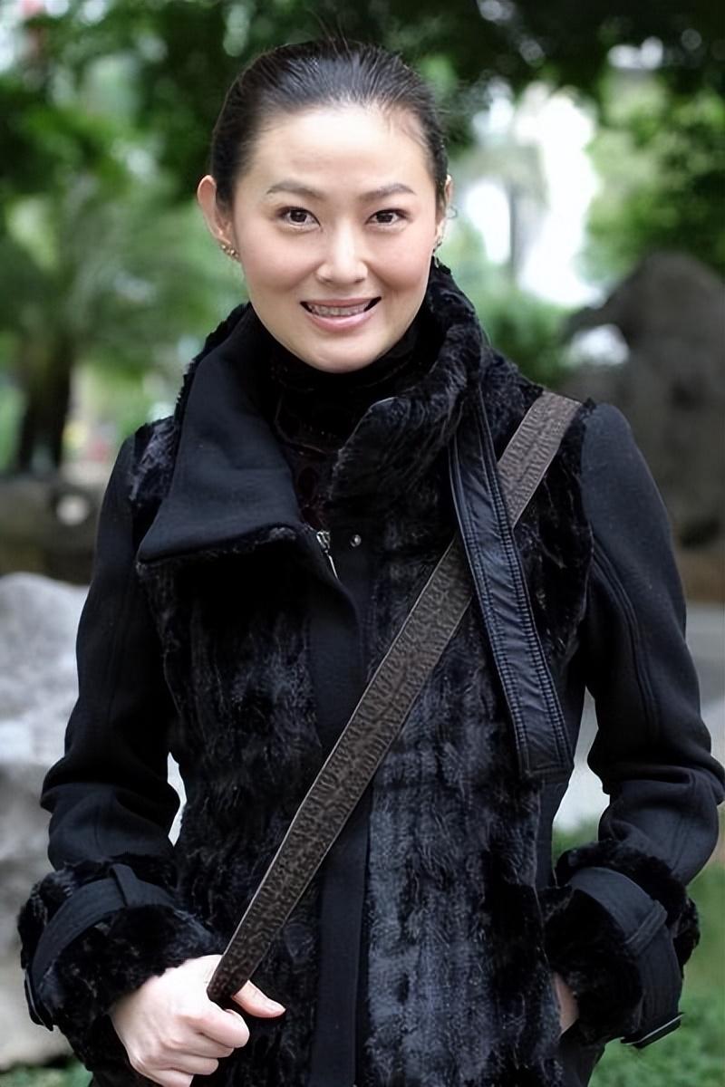 回顾王思懿26岁爆红与武松丁海峰因戏生情如今51岁单身