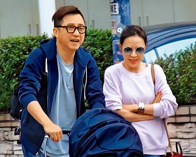 再看伊能静,步入第二段婚姻后过得顺风顺水,不仅可以使劲秀婆婆老公