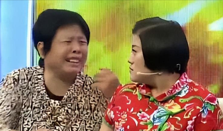 回顾山楂妹残疾被遗弃养父母借债将她养大走红后父母来认亲