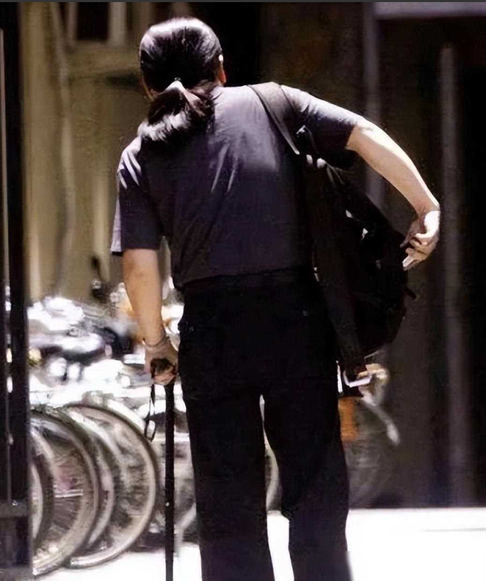 刘欢与妻子相识9天就求婚却患上不死癌症35年相伴今如何