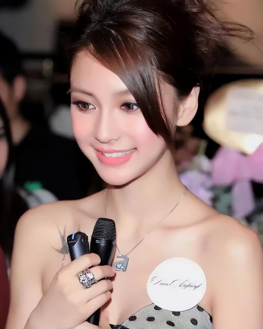 杨颖晒35岁生日照与父母儿子罕见同框小海绵露正脸像爸又像妈