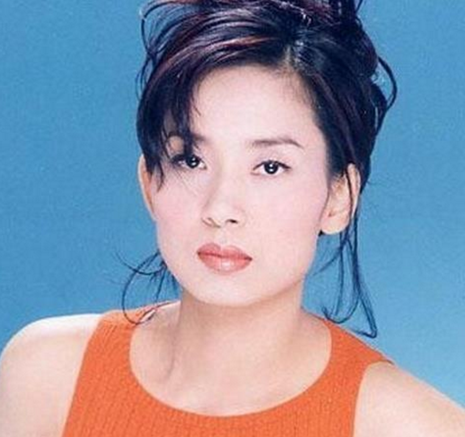 回顾邝美云两次拒绝嫁给富豪感情遭背叛后最终自己成了豪门