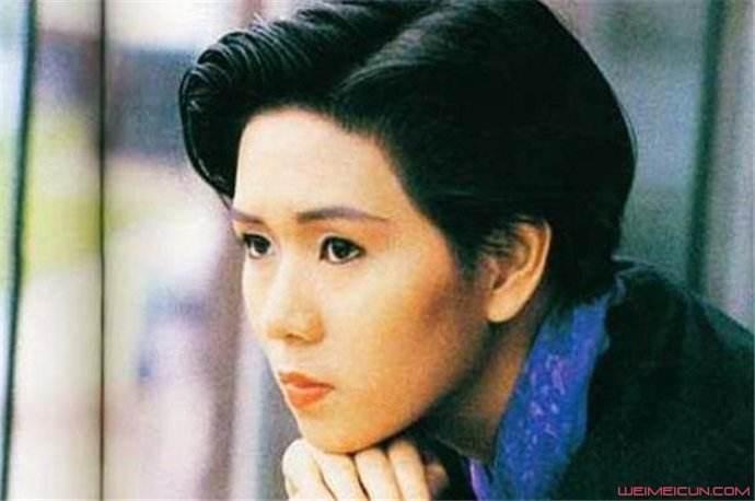 回顾罗慧娟周星驰的一生所爱33岁意外失聪仅45岁因癌症离世