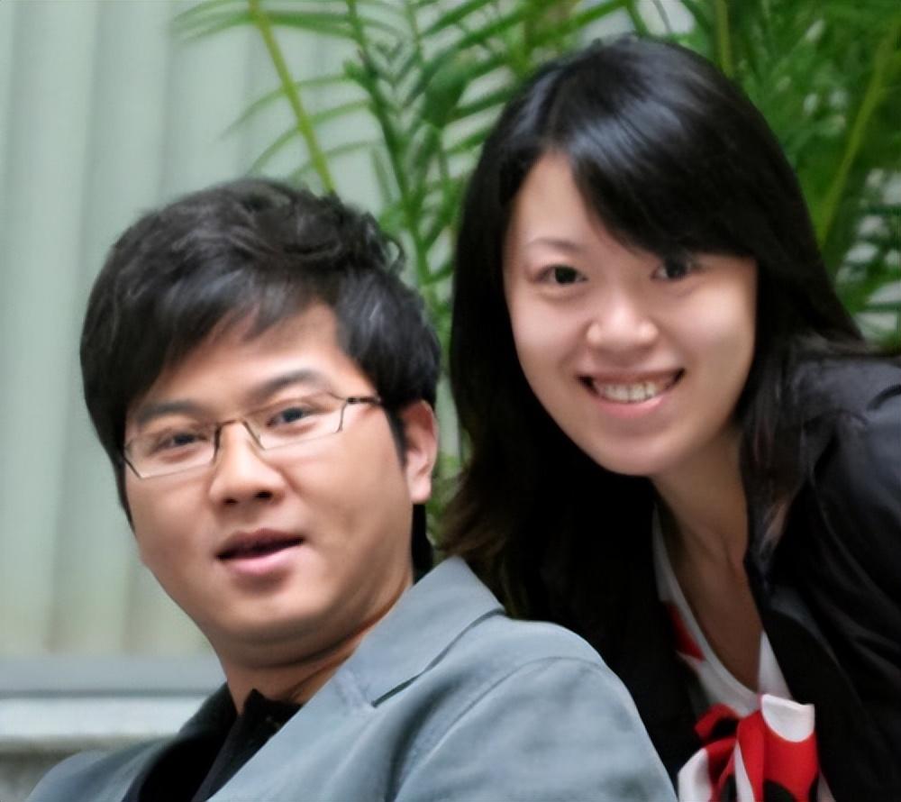 回顾主持人赵川经历两次失败婚姻三婚娶小16岁空姐才懂得婚姻