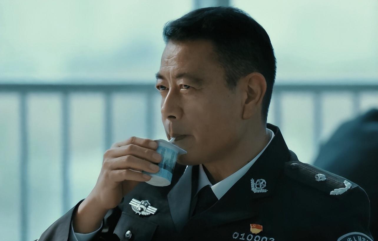 回顾巫刚和前妻结婚15年无儿女离婚后与不婚不育的陈瑾牵扯不清