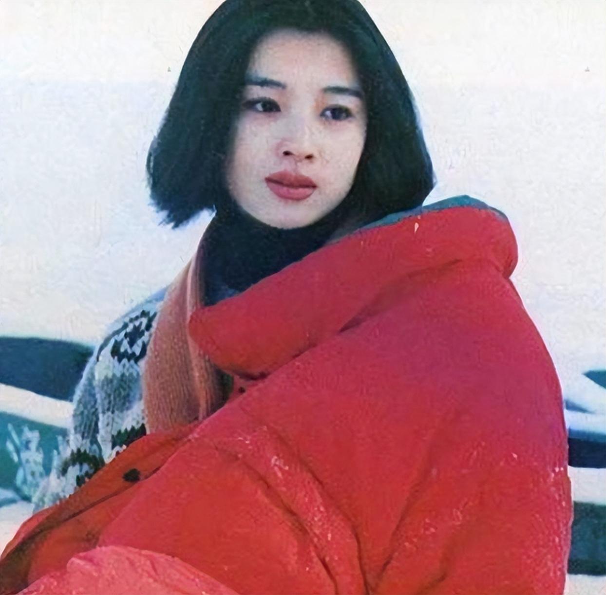 回顾赵明明与英达弟弟结婚生下女儿后被抛弃为了女儿现未嫁