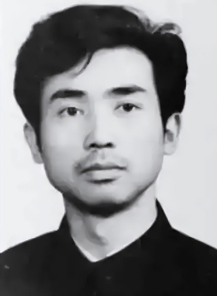 黄济人的父亲叫做黄剑夫,不仅是国民党第16军少将副军长兼109师师长